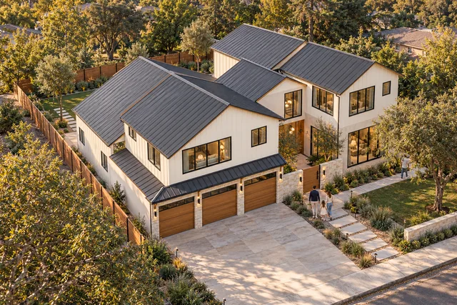 Roxbury Residence — Exterior · Aerial front left