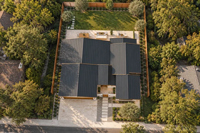 Roxbury Residence — Exterior · Whole site overhead